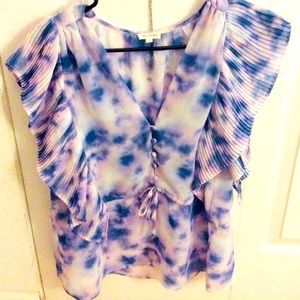 En Creme from Vici Butterfly Sleeve Blouse